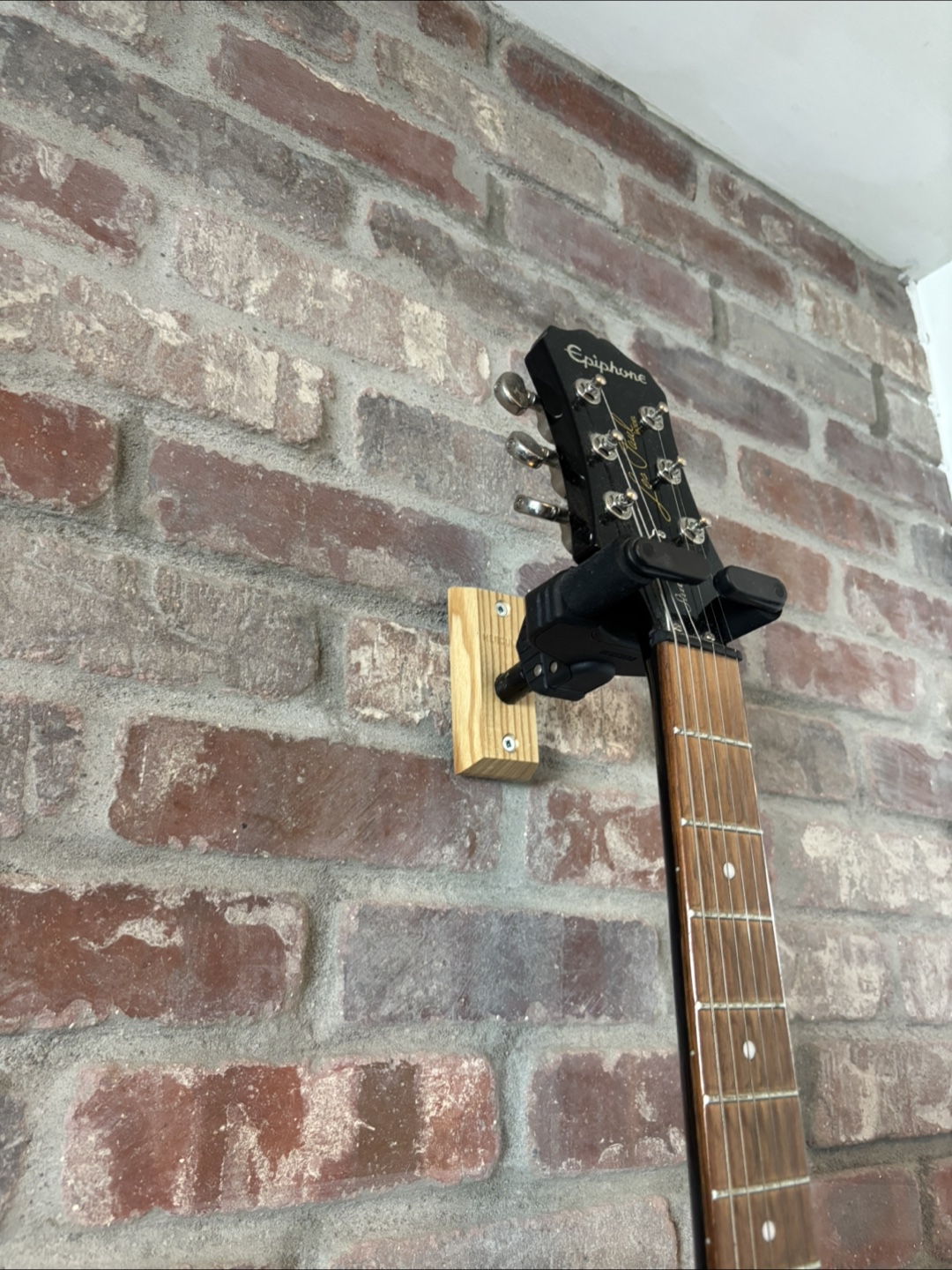 Decorative Acoustic & Electric Guitars + Wall Mounts - photo 2
