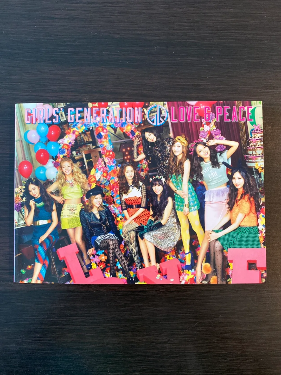 Girls' Generation Love & Peace Japan 3rd Album thumbnail