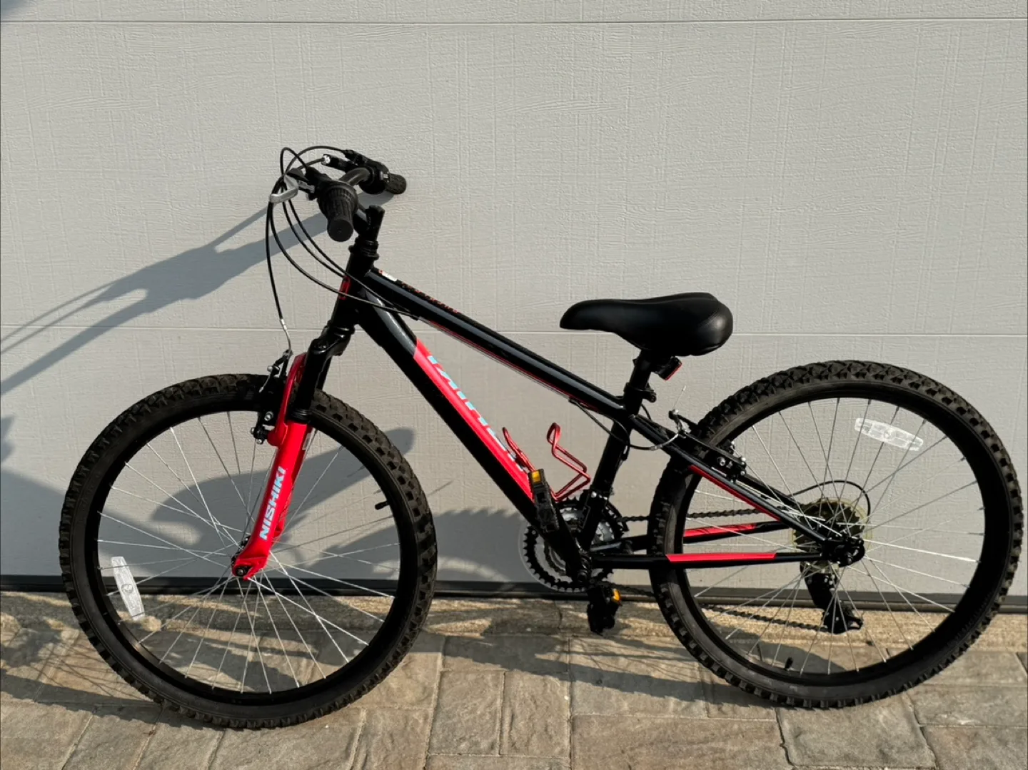 Nishiki Pueblo 24" Mountain Bike - Black/Red/blue image indicator(2)