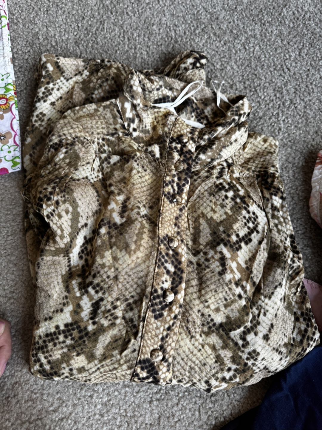 Assorted Women's Button-Up Shirts - photo 2