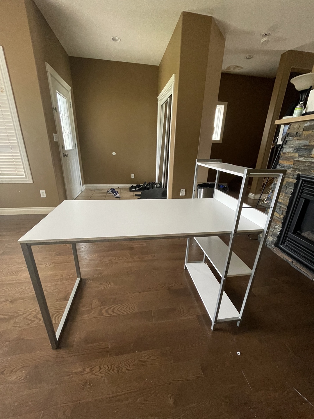 White Desk with Shelves - photo 3