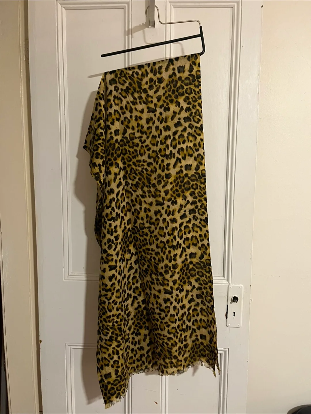 Leopard print 100% wool scarf thumbnail