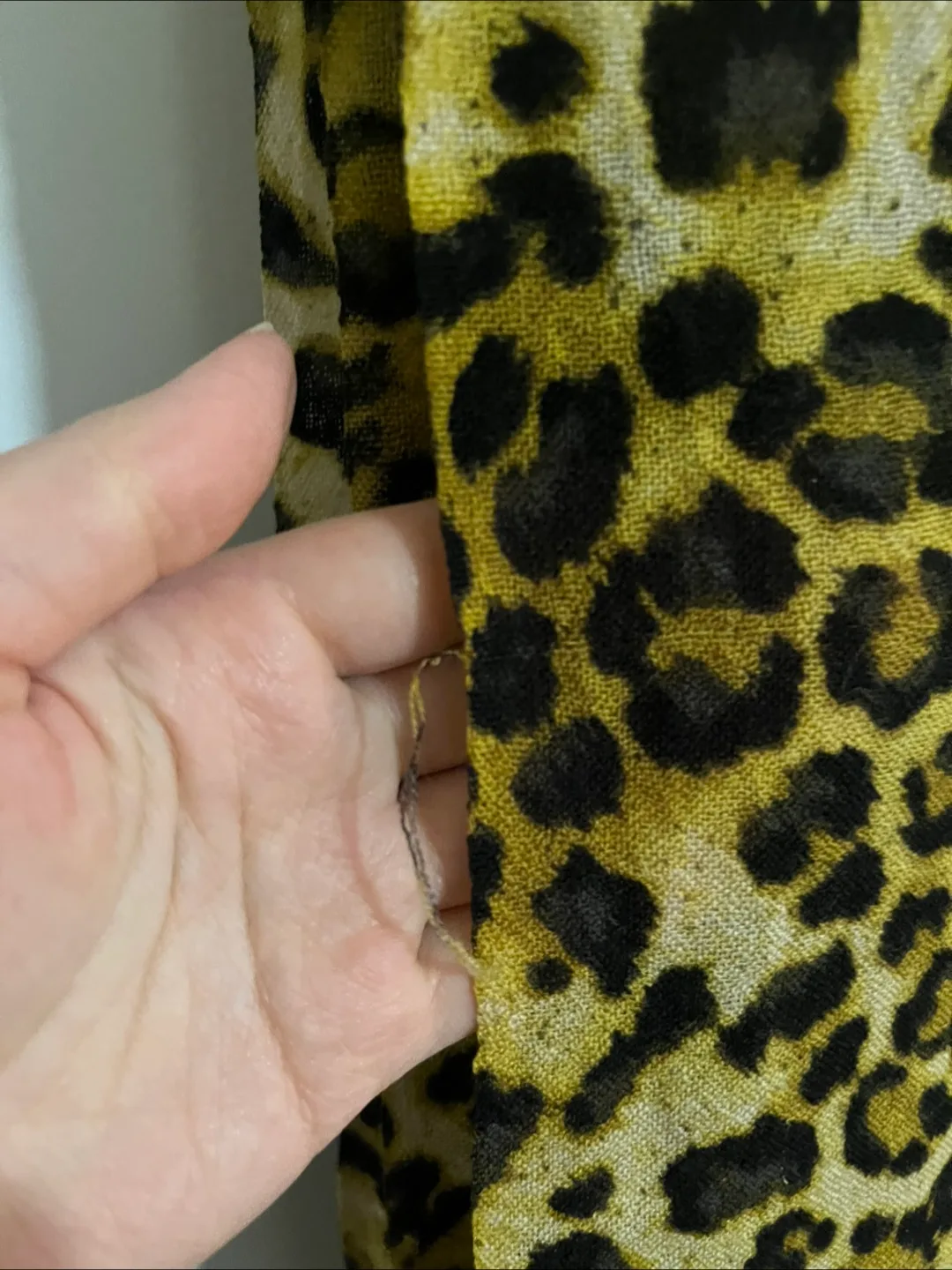 Leopard Print 100% Wool Scarf image indicator(2)