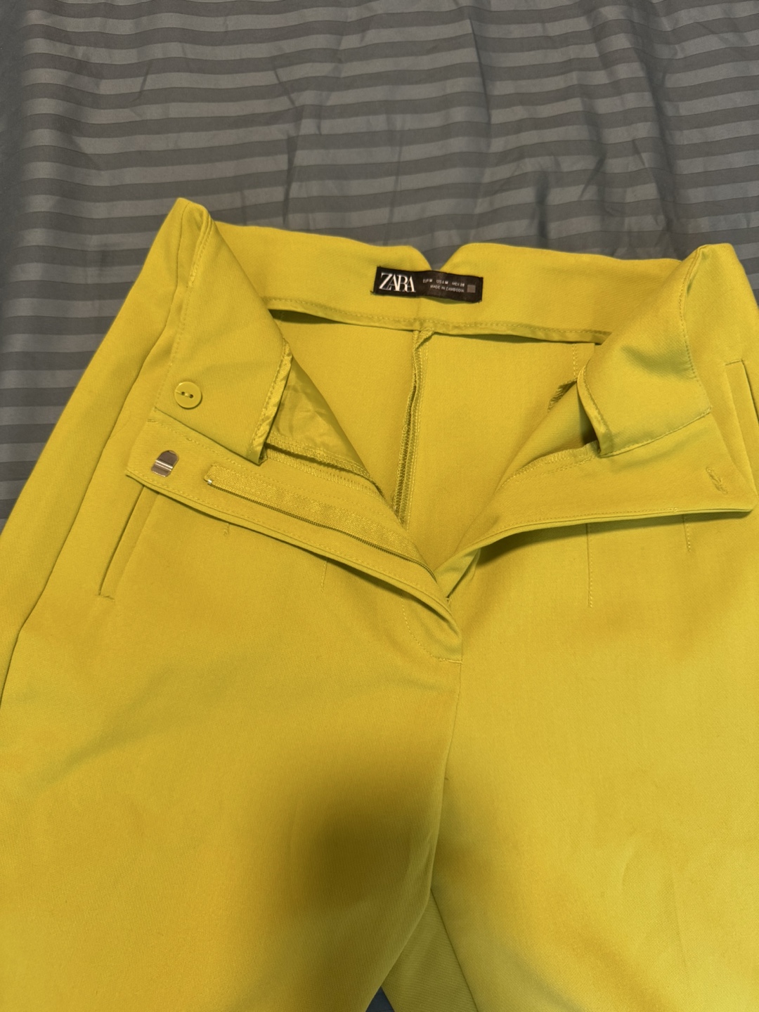 New Zara light green  Trousers - Size US 6