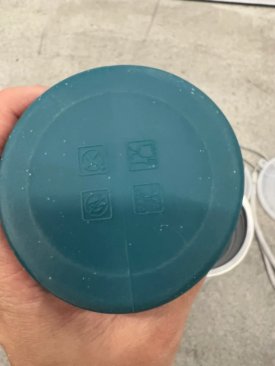 Collapsible Silicone Water Bottle - 750ml image indicator(3)