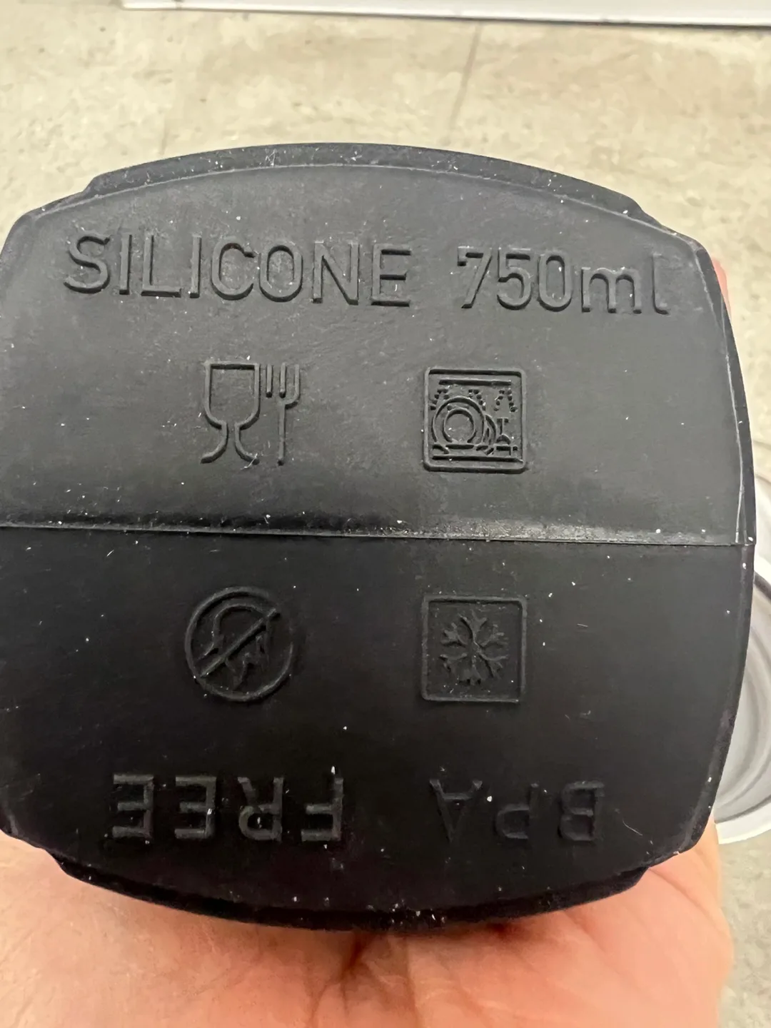 Collapsible Silicone Water Bottle - 750ml image indicator(4)