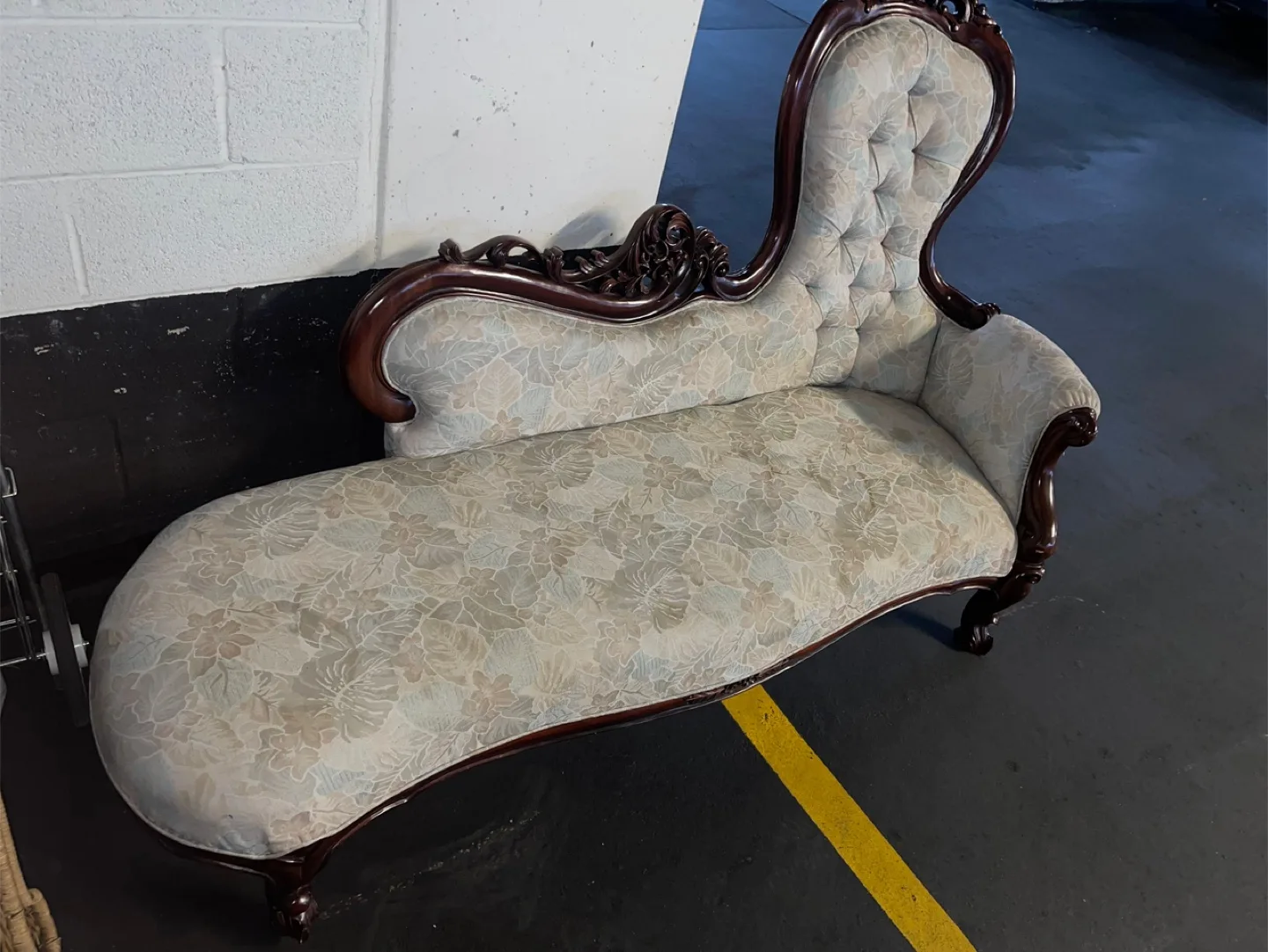 Antique Floral Chaise Lounge image indicator(3)
