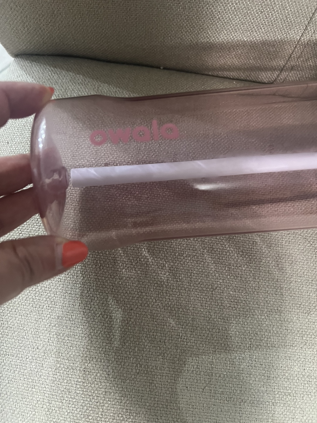 Owala FreeSip water bottle in a pink color - photo 4