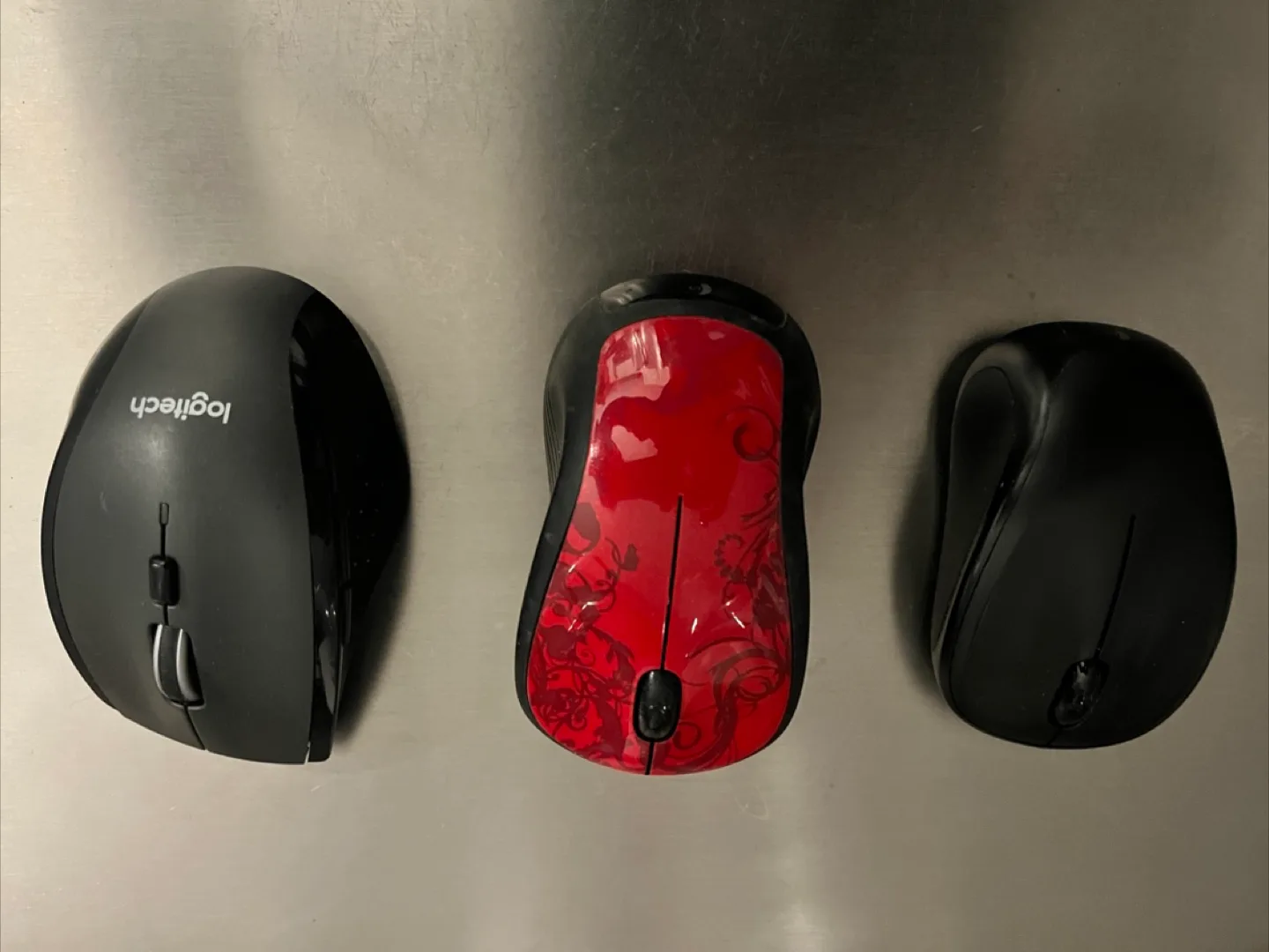 Logitech Wireless Mouse - Black and Red thumbnail