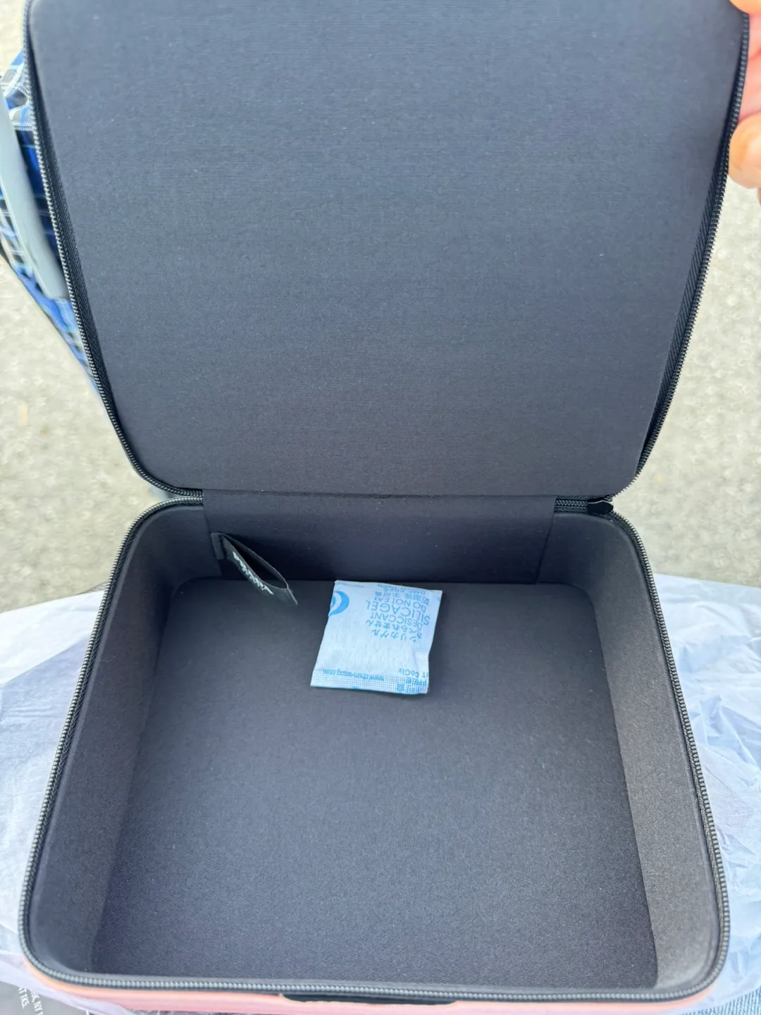 Prada Beauty Case - Black & Pink image indicator(3)