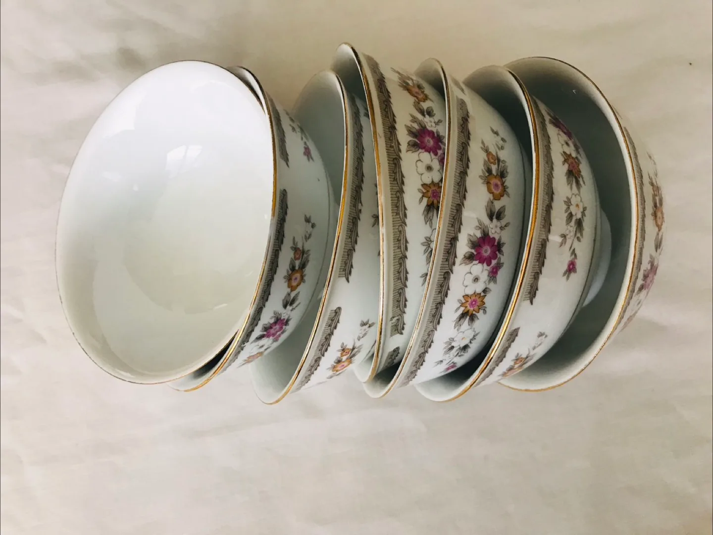 Brand-New Set of 7 Floral Patterned Porcelain Bowls thumbnail