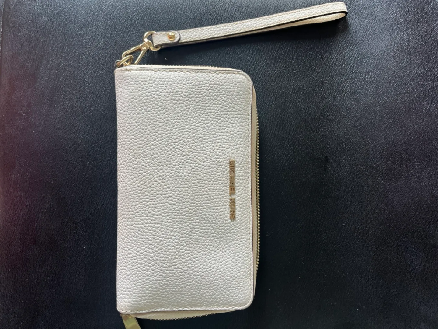 Michael Kors Wristlet Wallet - White thumbnail