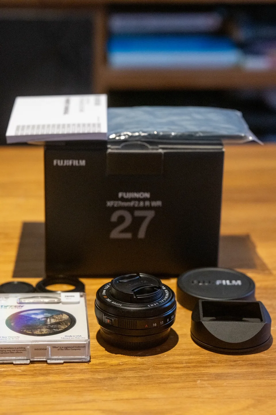 Fujifilm Fujinon Fuji XF 27mm F2.8 R WR lens plus accessories image indicator(2)