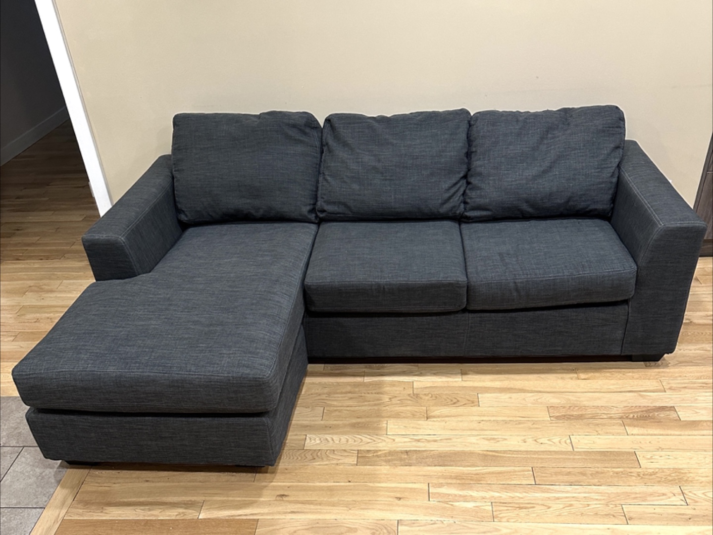 Grey Sectional Sofa with Adjustable Chaise (CAN DELIVER)