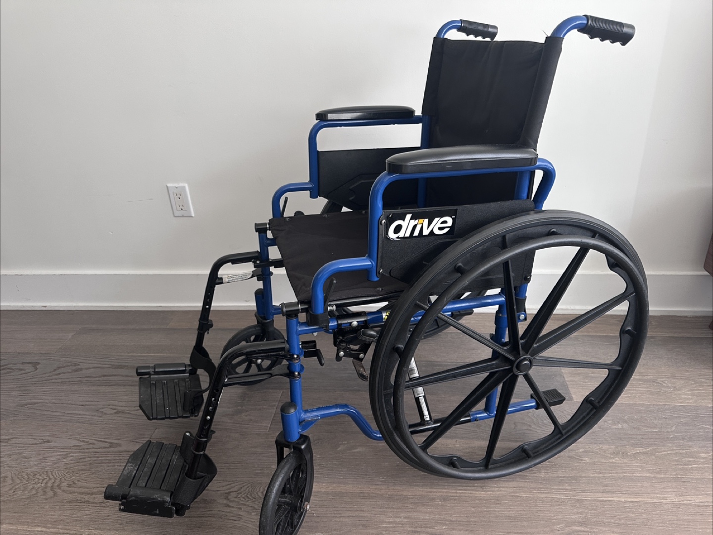 Wheelchair Drive great condition - photo 3