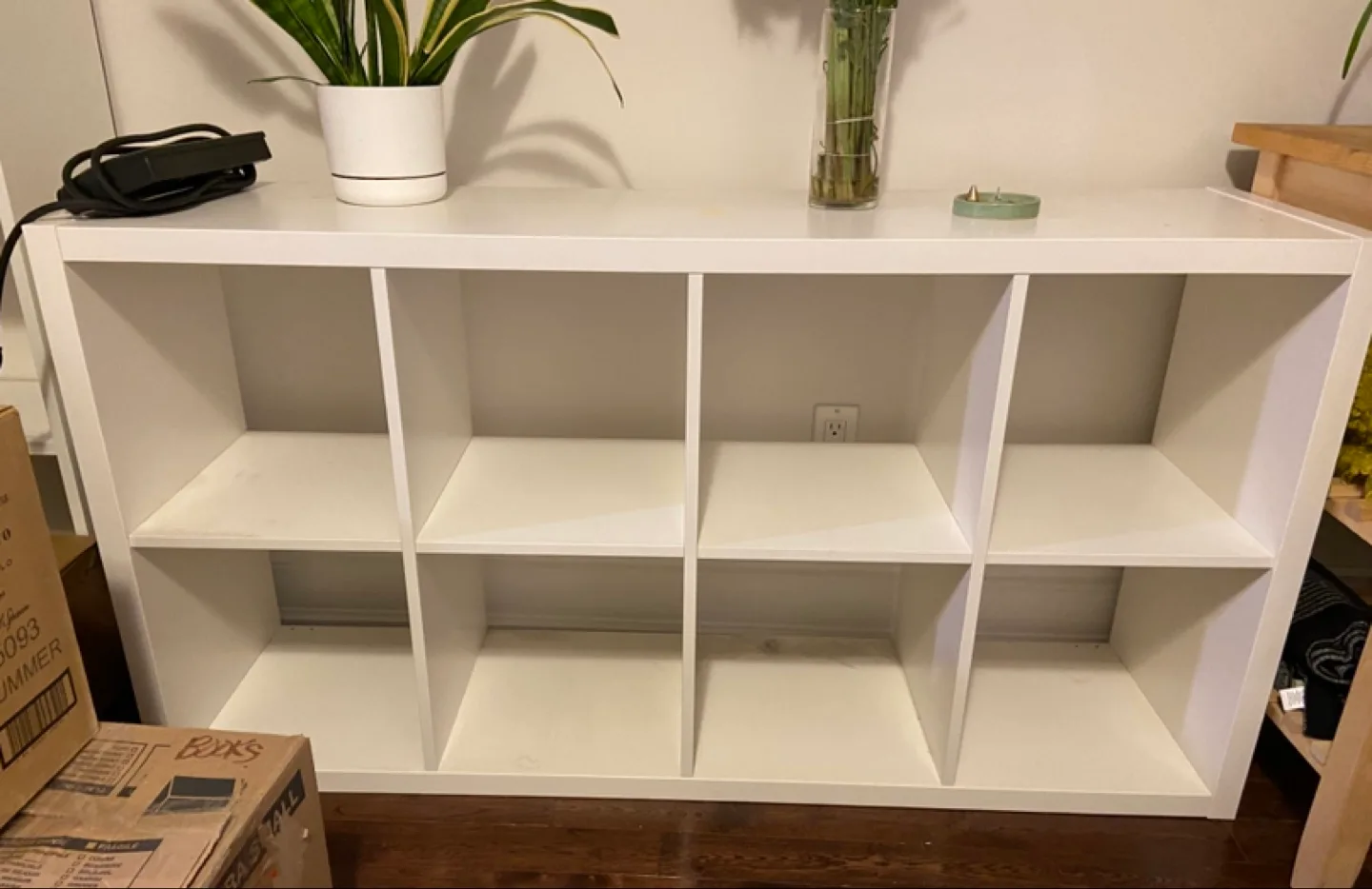 IKEA Kallax White Shelf Unit 4 x 2 thumbnail