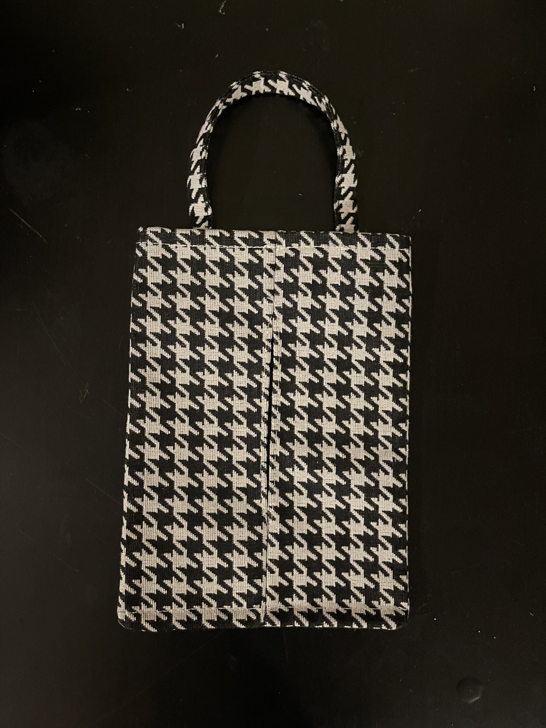 Tissue Pouch – Brand New (Black & White Pattern)