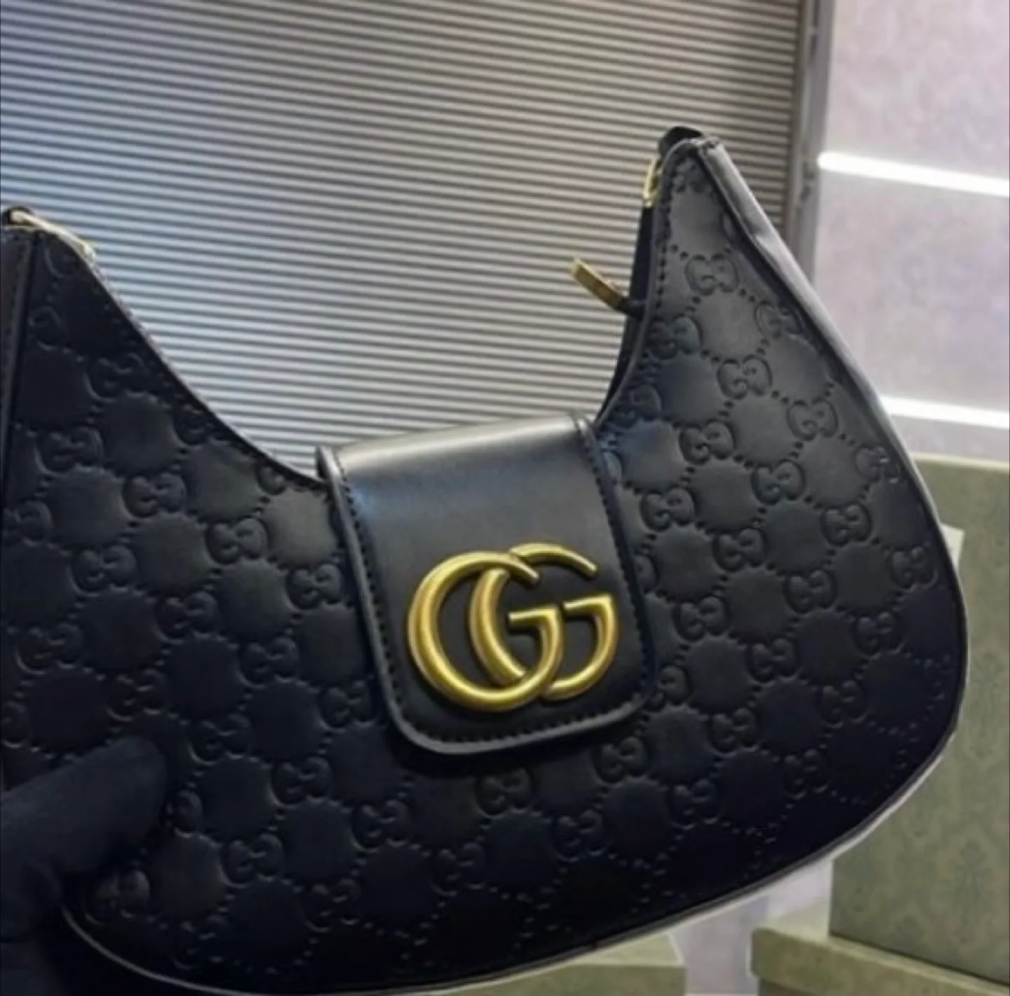 Gucci handbag thumbnail
