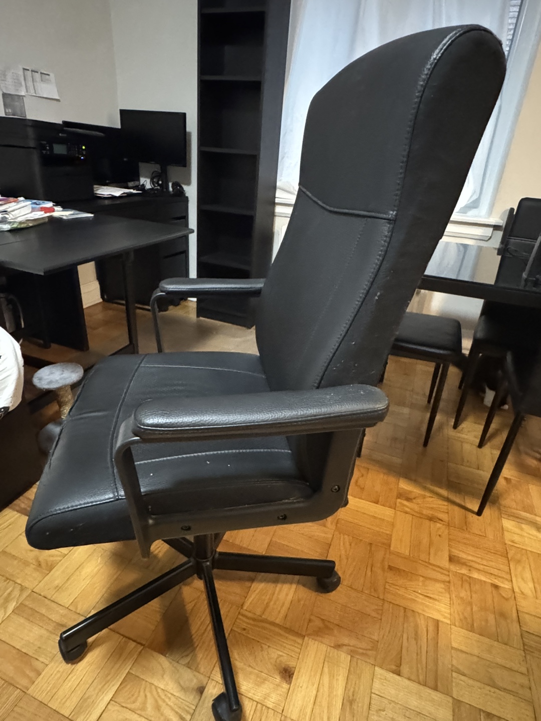 Black Office Chair - photo 2
