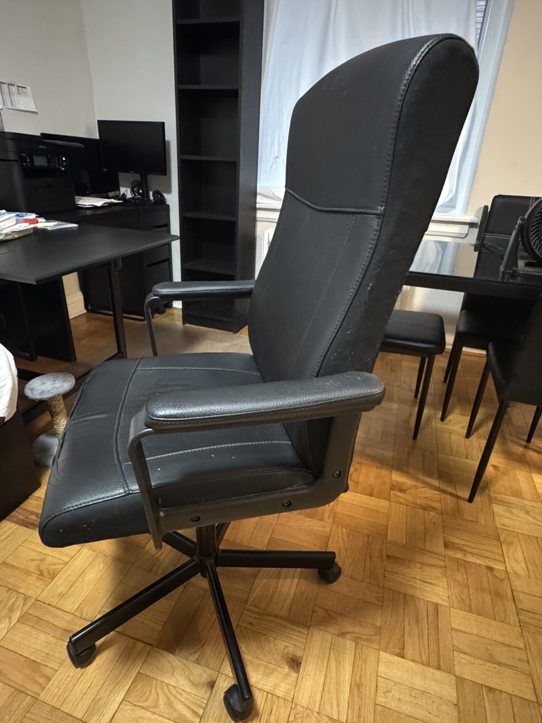 Black Office Chair - photo 3