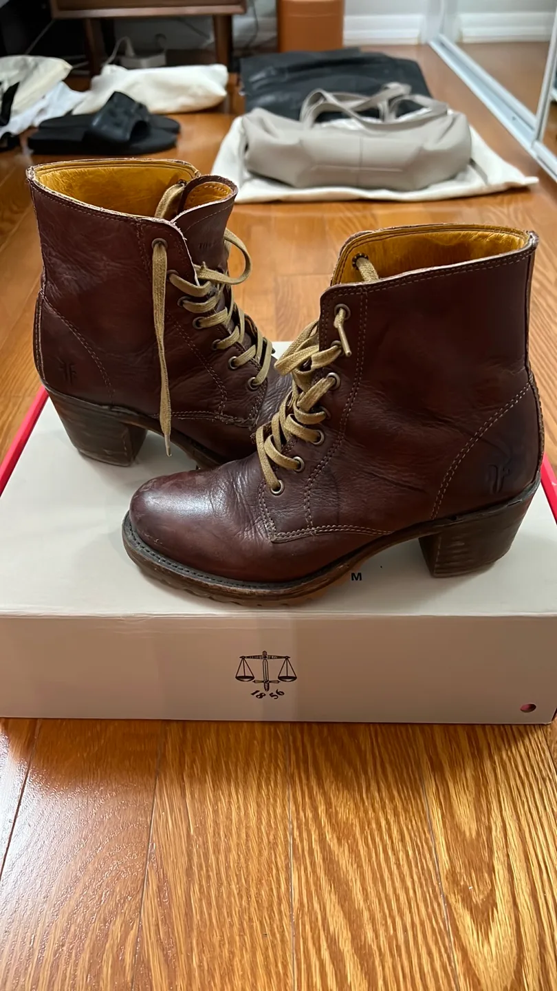 Frye Brown Leather Ankle Boots thumbnail