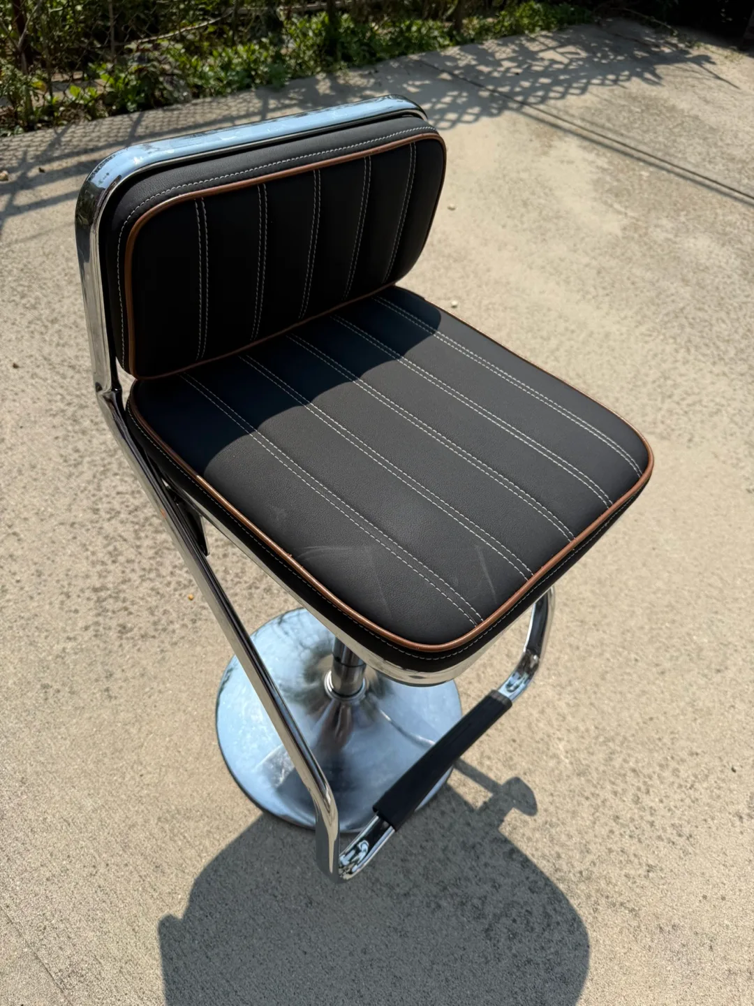 Chrome Swivel Barber chair with Black Cushion for Salon thumbnail