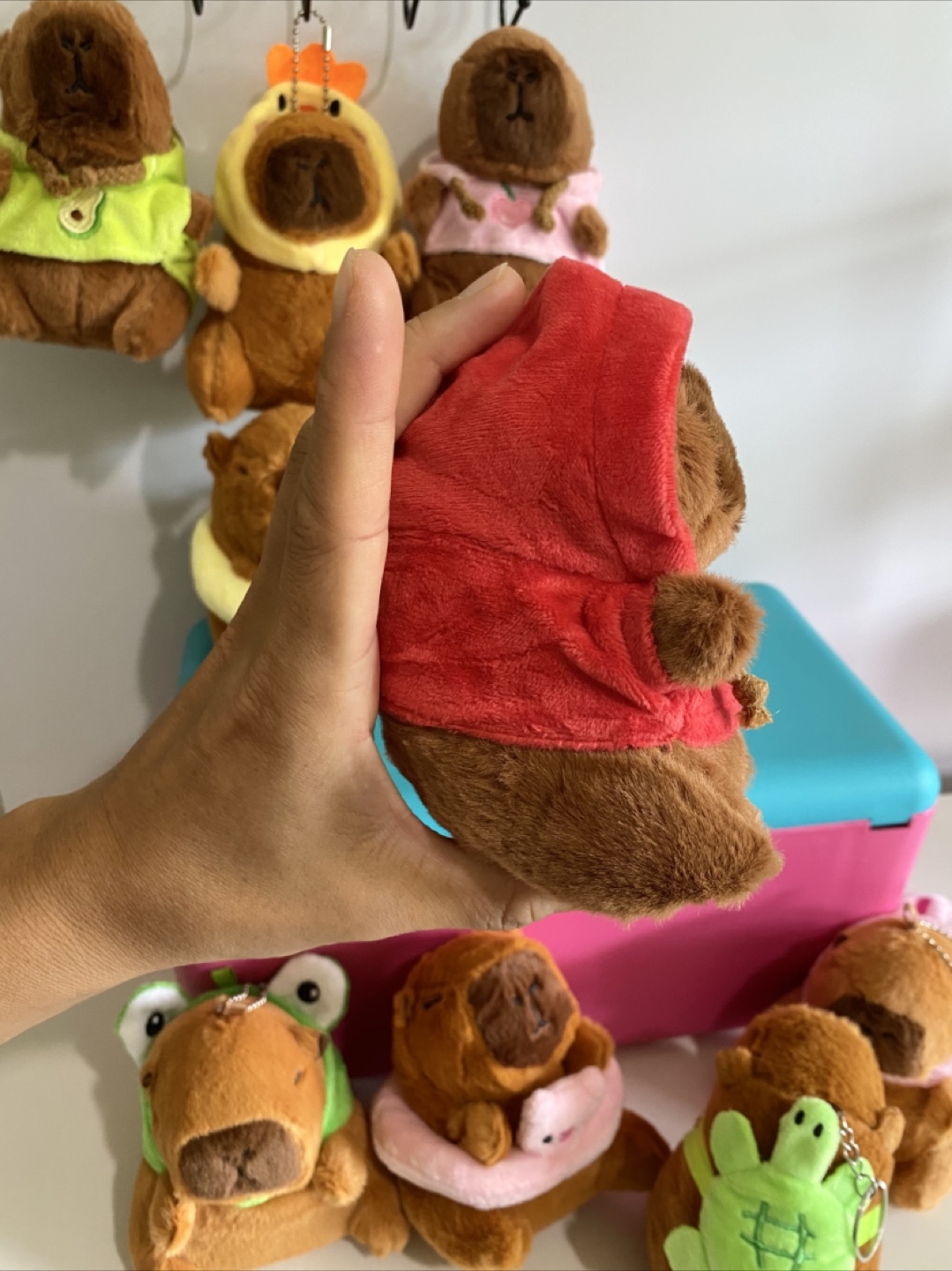 Capybara plush bag ornament keychain - photo 3