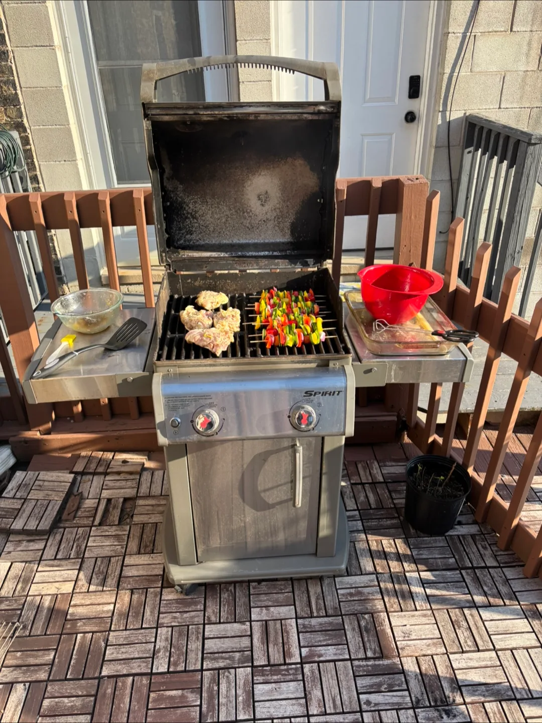 Weber 2-burner propane grill w tank thumbnail