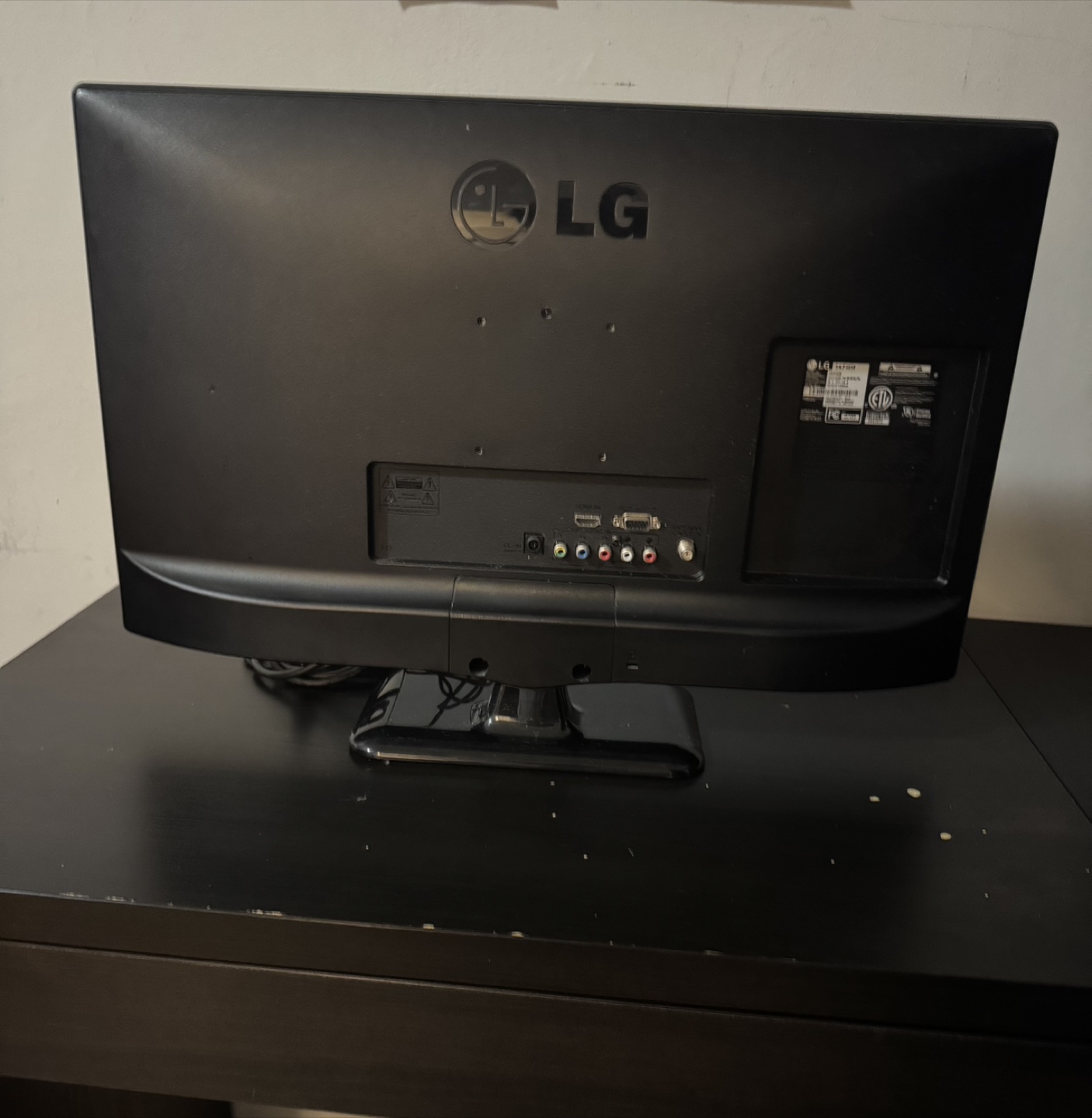 LG 20-inch LED Monitor - photo 2