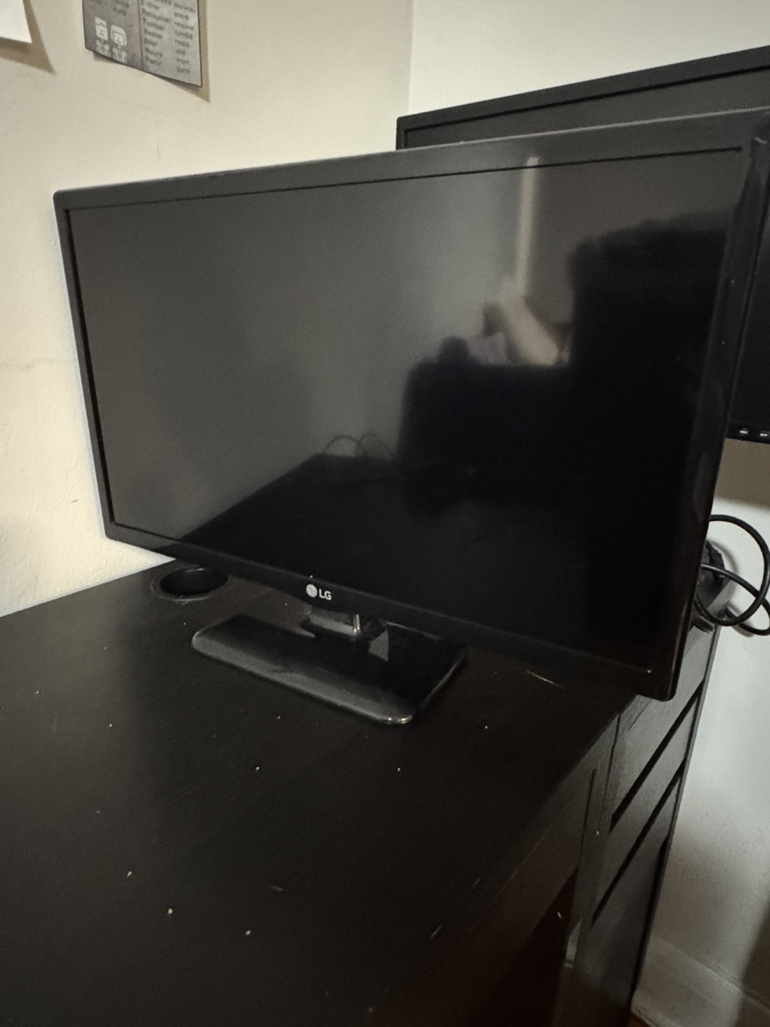 LG 20-inch LED Monitor - photo 3