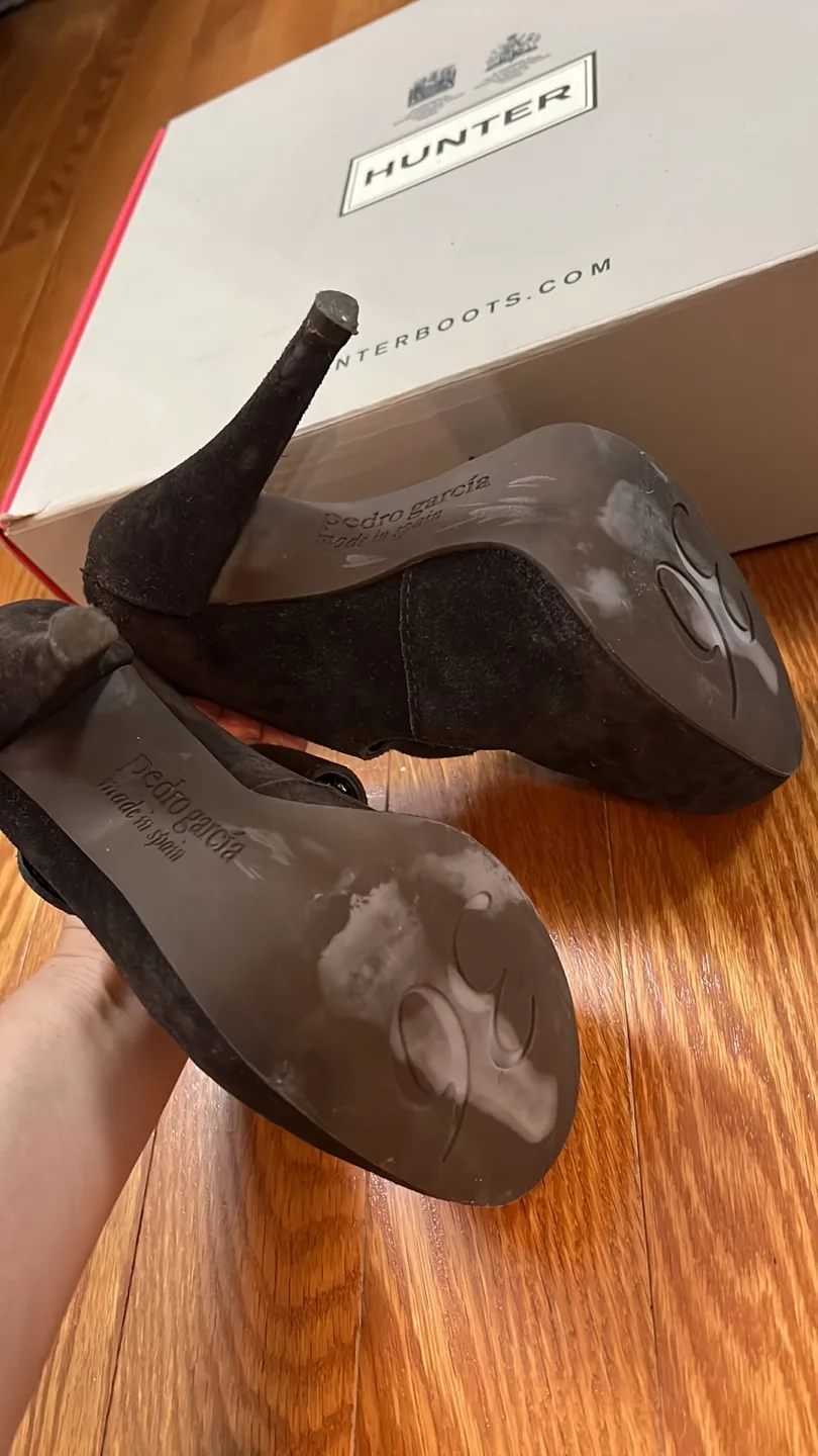 Pedro Garcia Suede Heels image indicator(4)