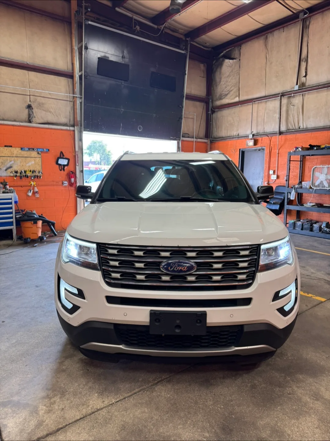 2017 Ford Explorer · XLT Sport Utility 4D thumbnail