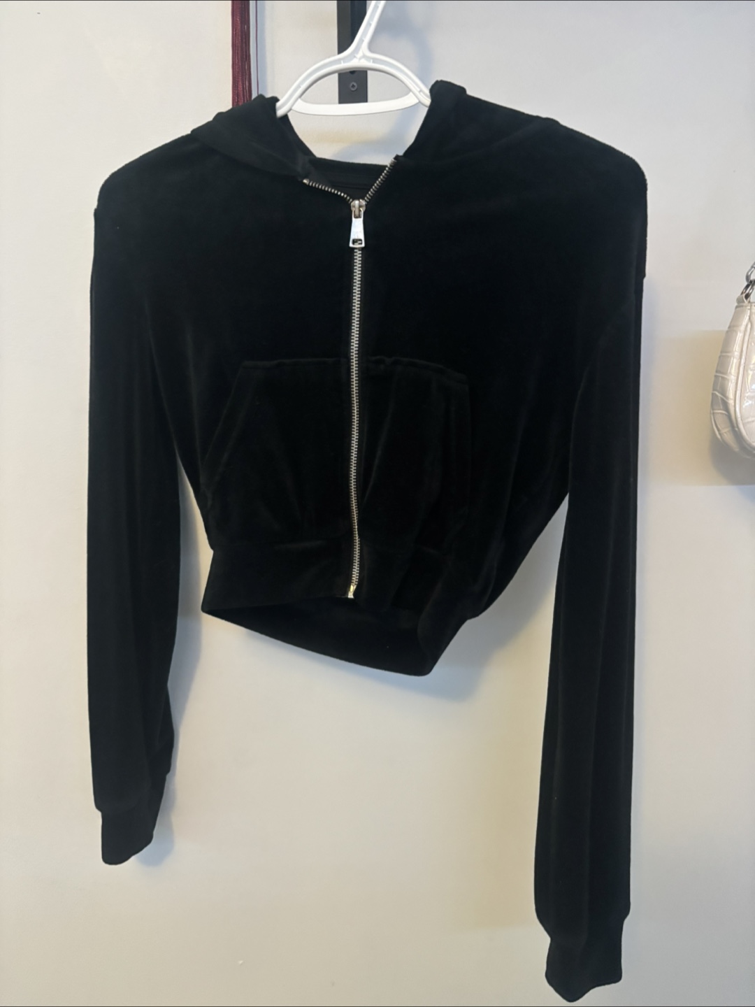 H&M Black Velour Cropped Hoodie - photo 2