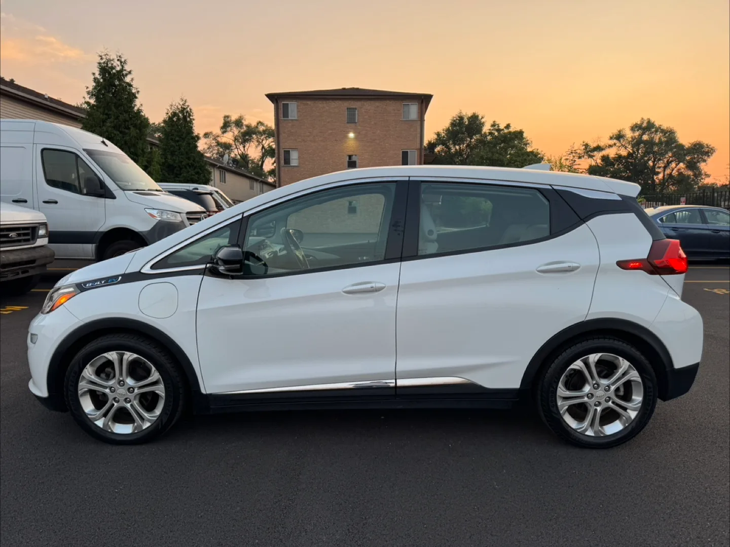 2017 Chevrolet Bolt EV · LT Hatchback 4D image indicator(4)