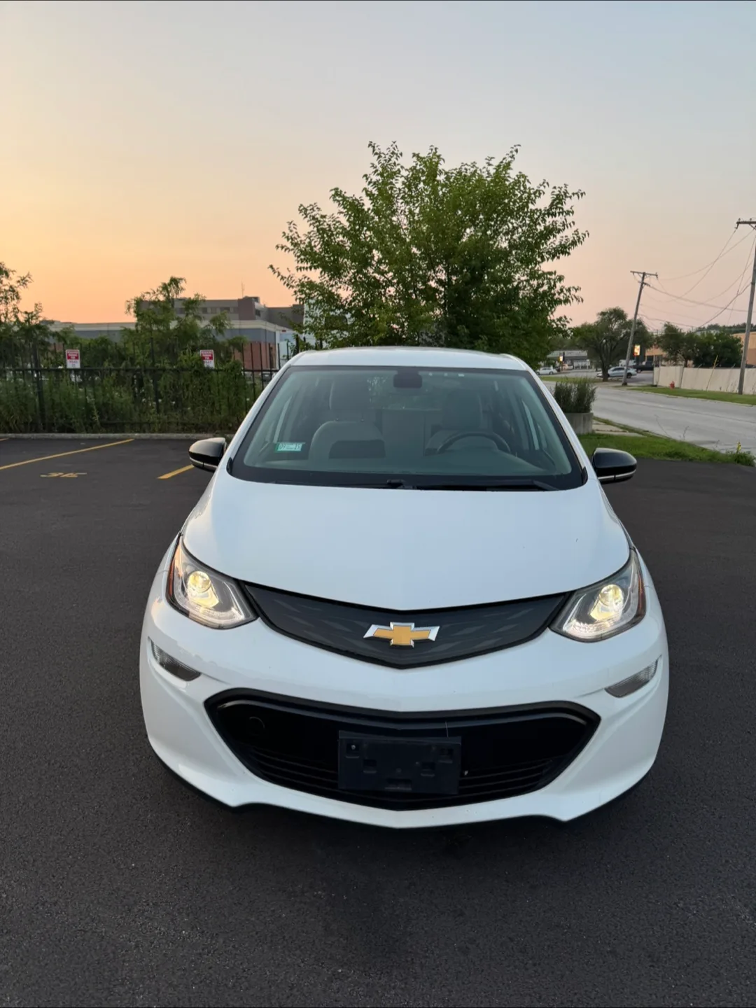 2017 Chevrolet Bolt EV · LT Hatchback 4D thumbnail