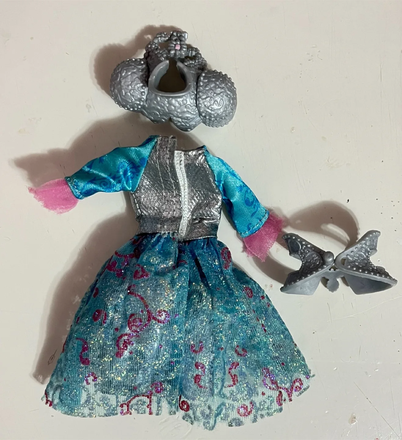 Ever After High Darling Charming Dress with Accessories image indicator(2)