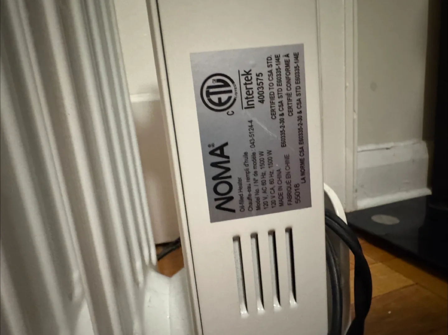 NOMA Oil-Filled Heater - White with adjustable thermostat image indicator(2)