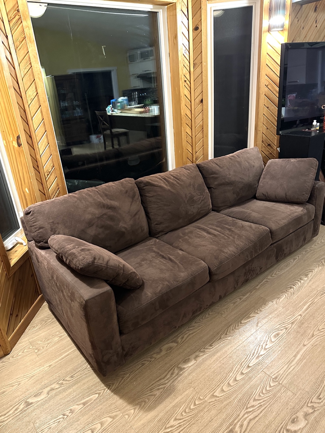 Beautiful Full Size 3 Seater Sofa Bed (CAN DELIVER) - photo 3