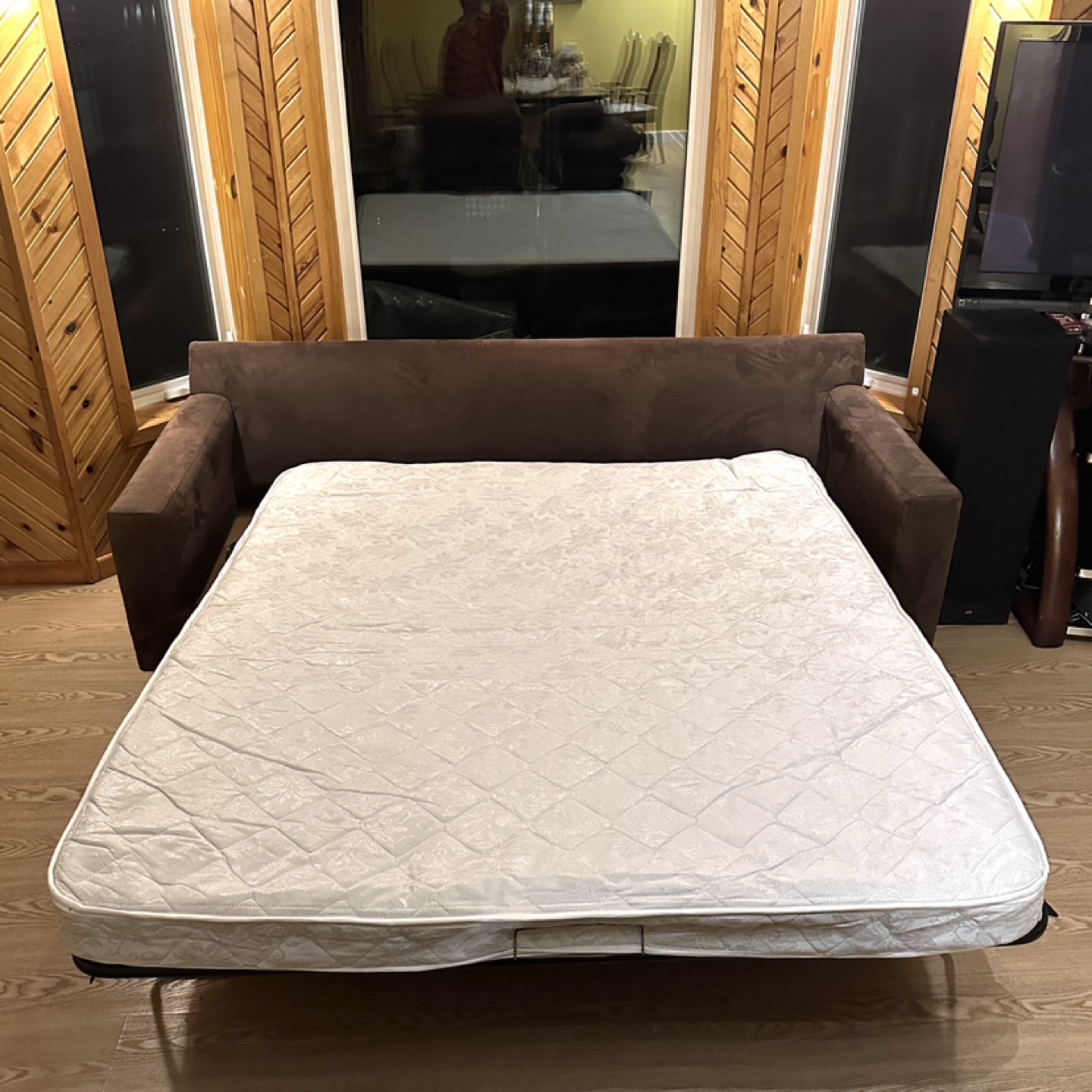 Beautiful Full Size 3 Seater Sofa Bed (CAN DELIVER) - photo 2