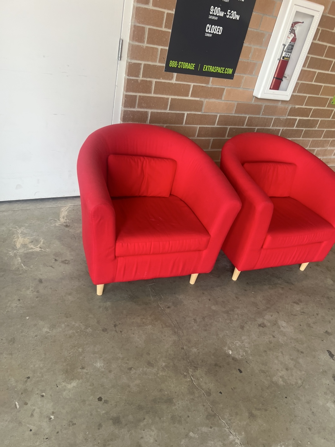 Pair of Red Armchairs - photo 4
