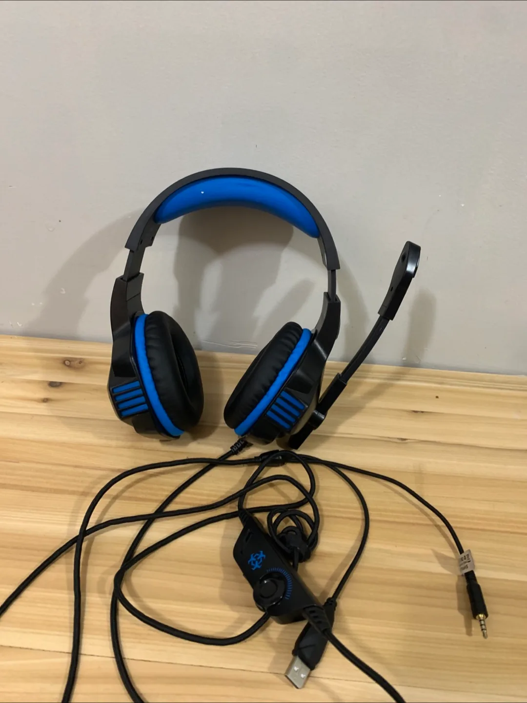 Gaming Headset thumbnail