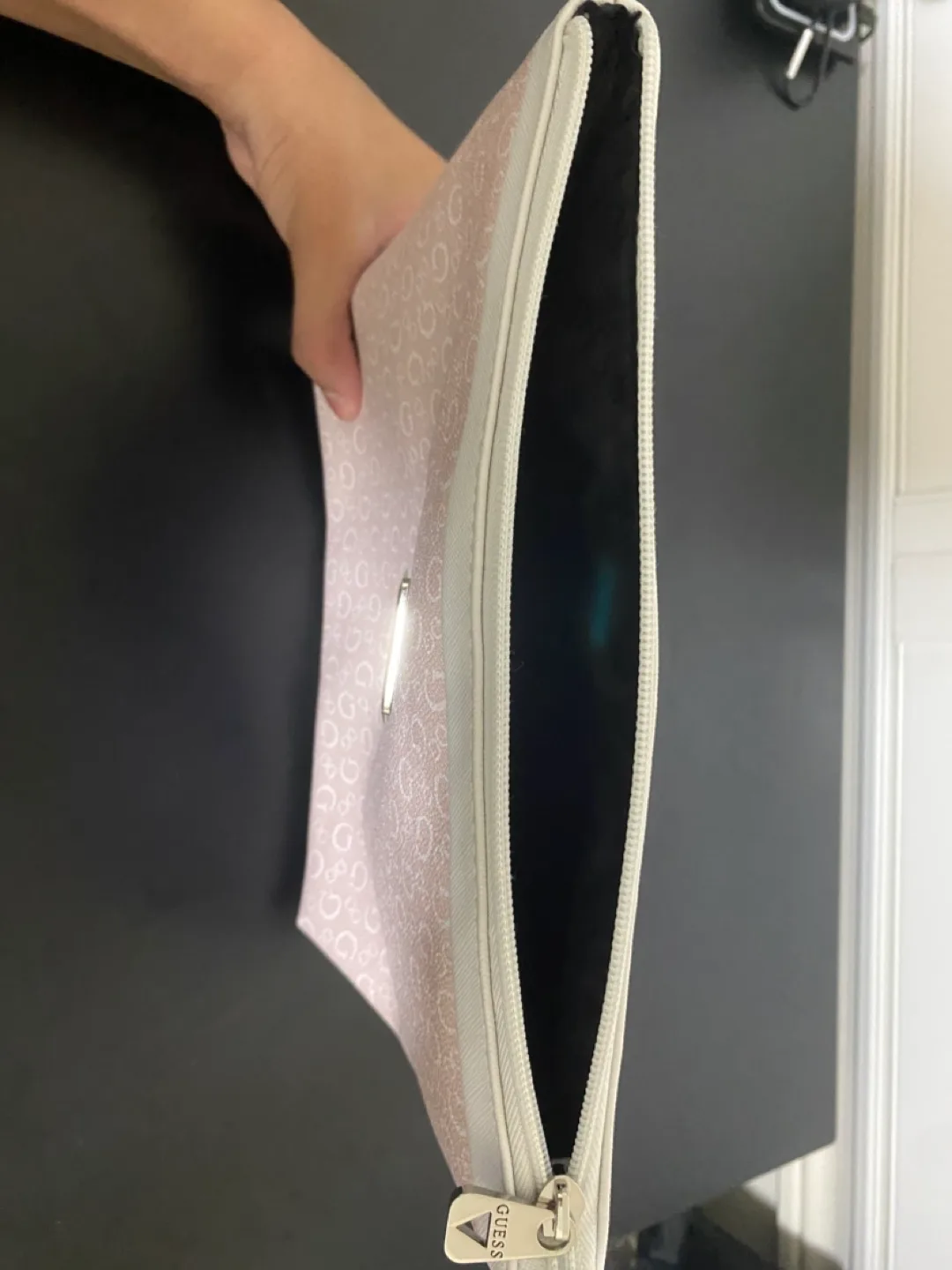 Guess Cosmetic Bag - Light Pink image indicator(3)