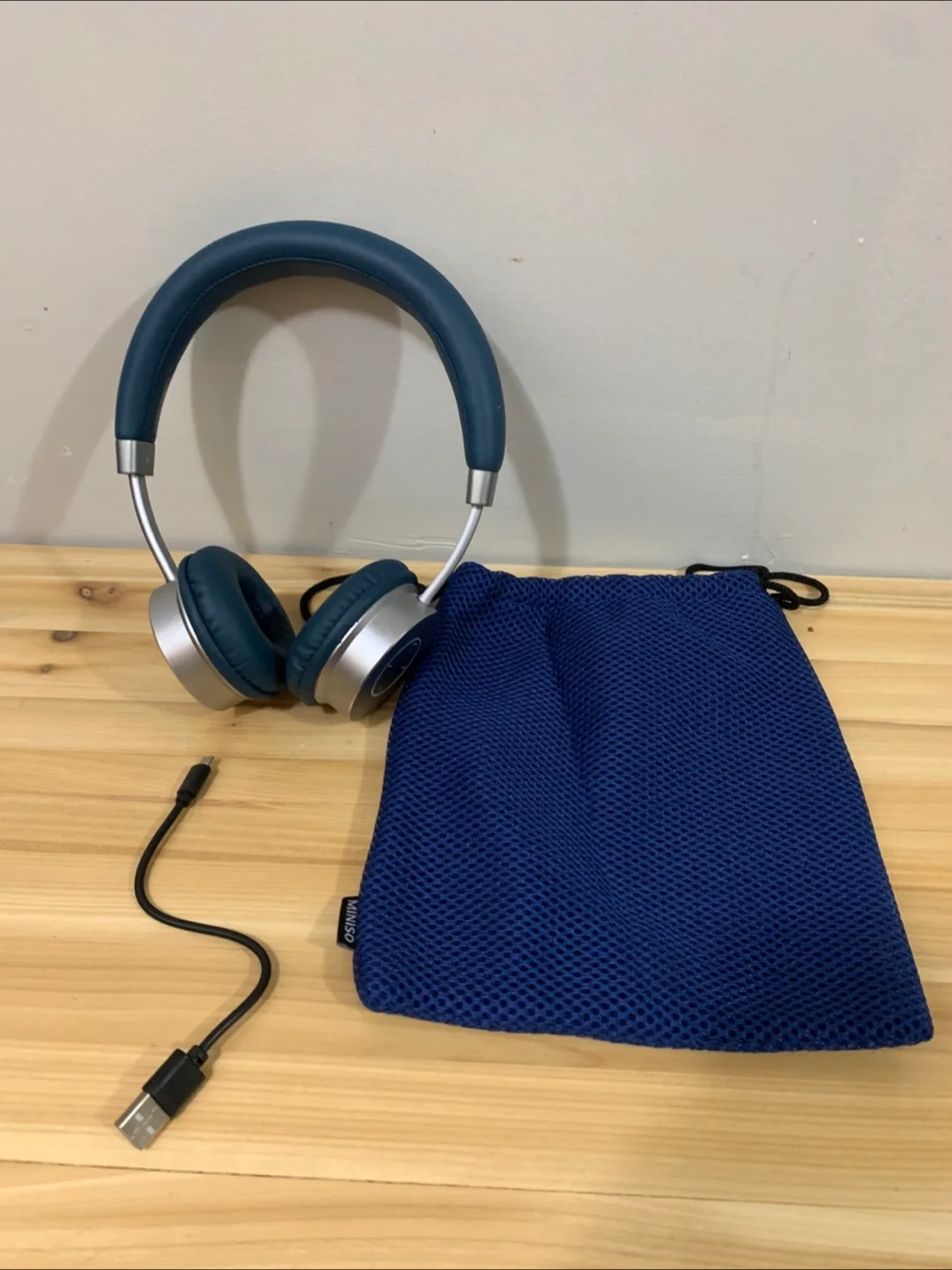 Miniso Bluetooth Headphones thumbnail