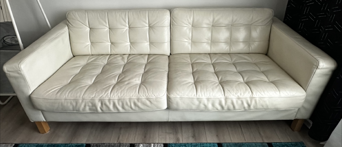 White Leather Tufted Sofa - photo 3