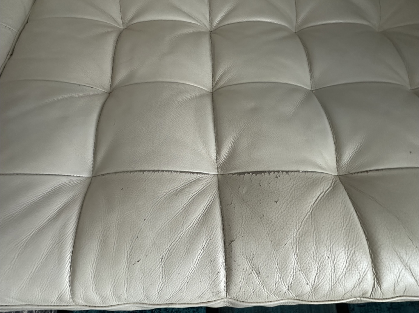 White Leather Tufted Sofa - photo 4