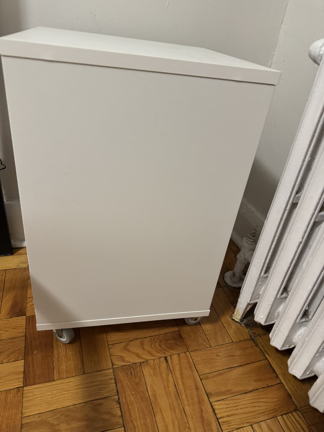 White Rolling Shelf Unit - photo 4