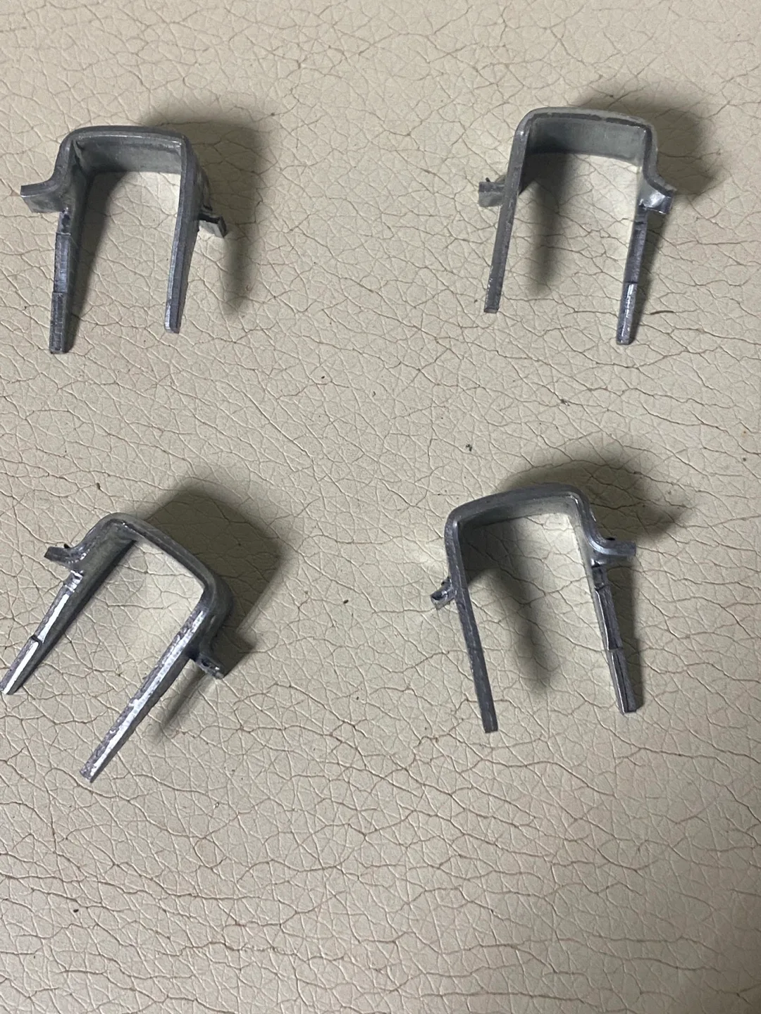 Iberville CIS-1 Staples Crampons - Box of 500 image indicator(5)