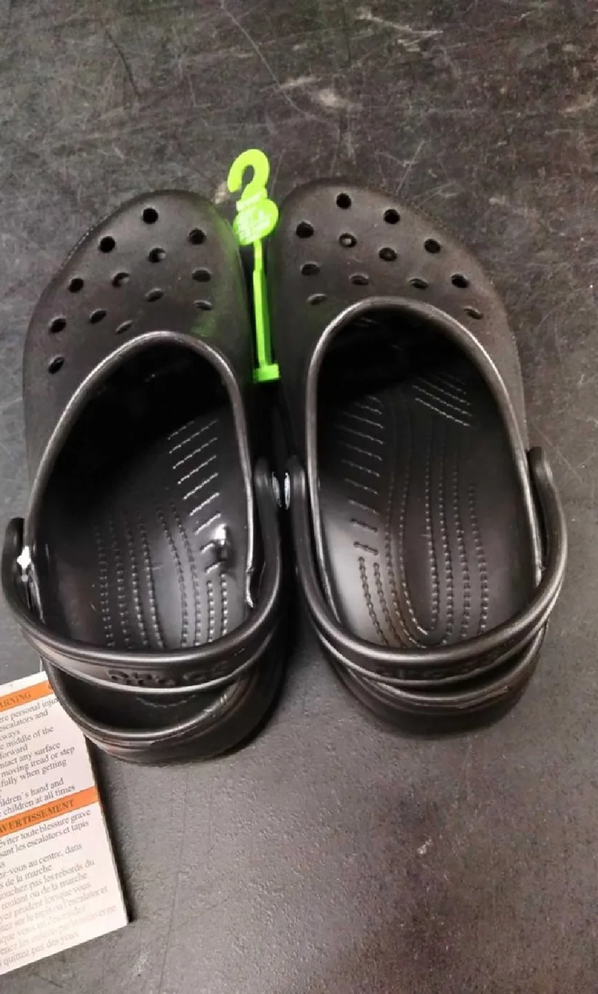 New Crocs Classic Clogs Unisex Black Size 5/7 thumbnail