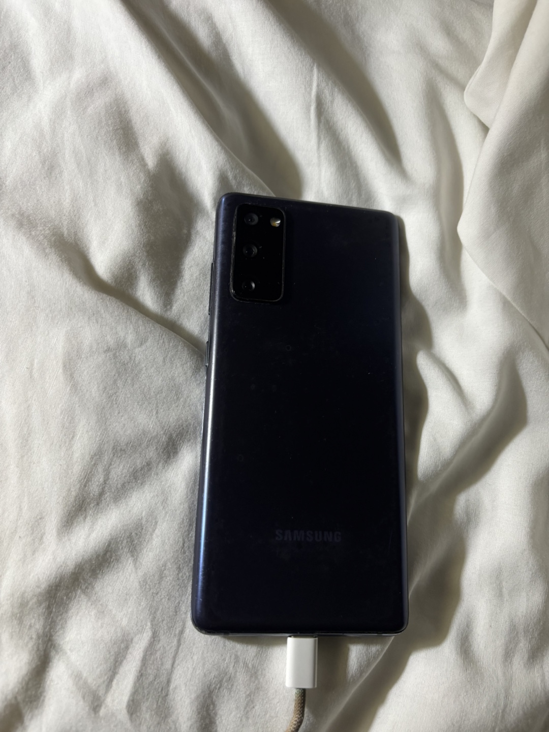 Samsung Galaxy S20 FE 5G - photo 2
