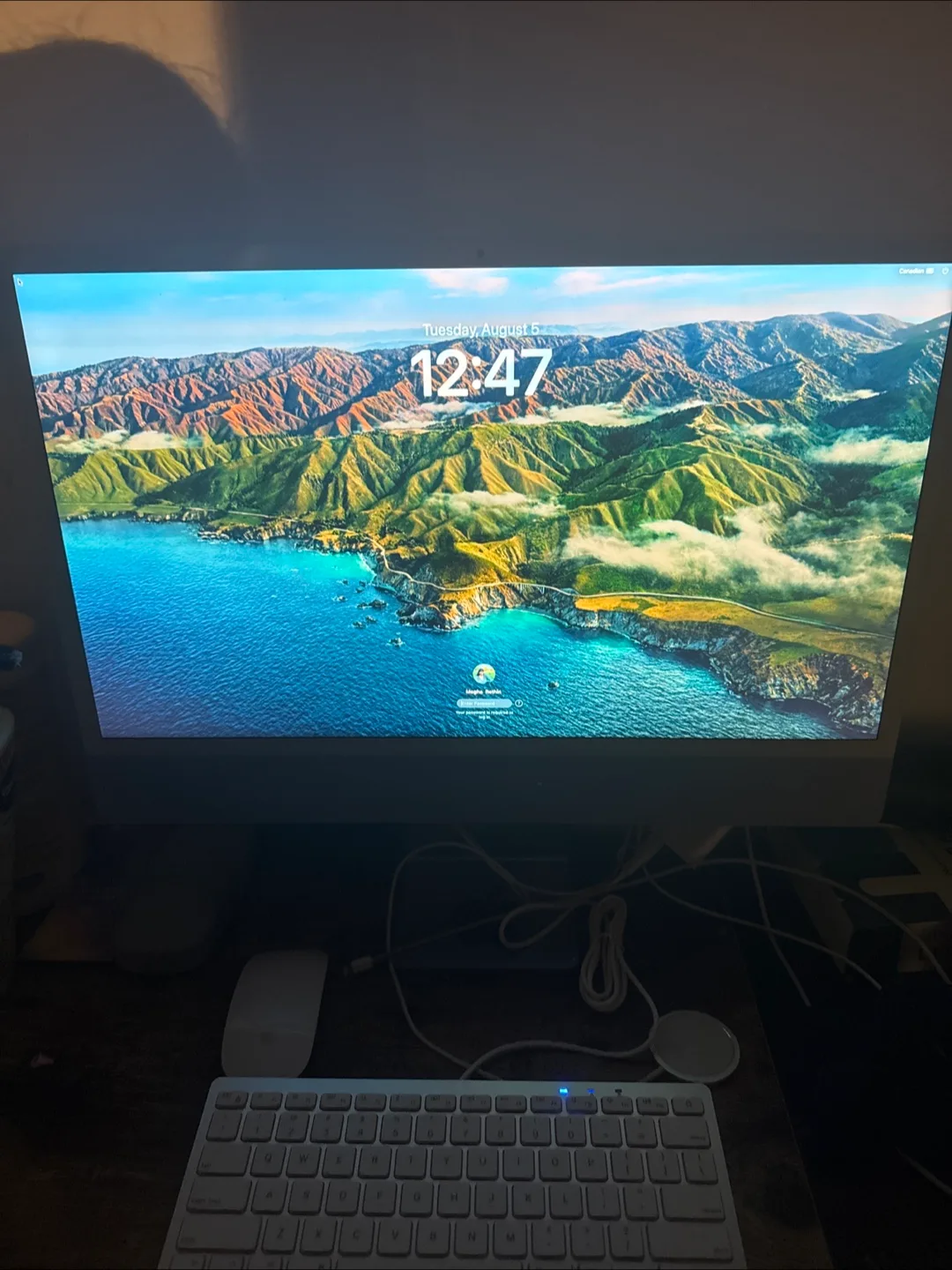 Apple iMac 24" Desktop Computer image indicator(2)